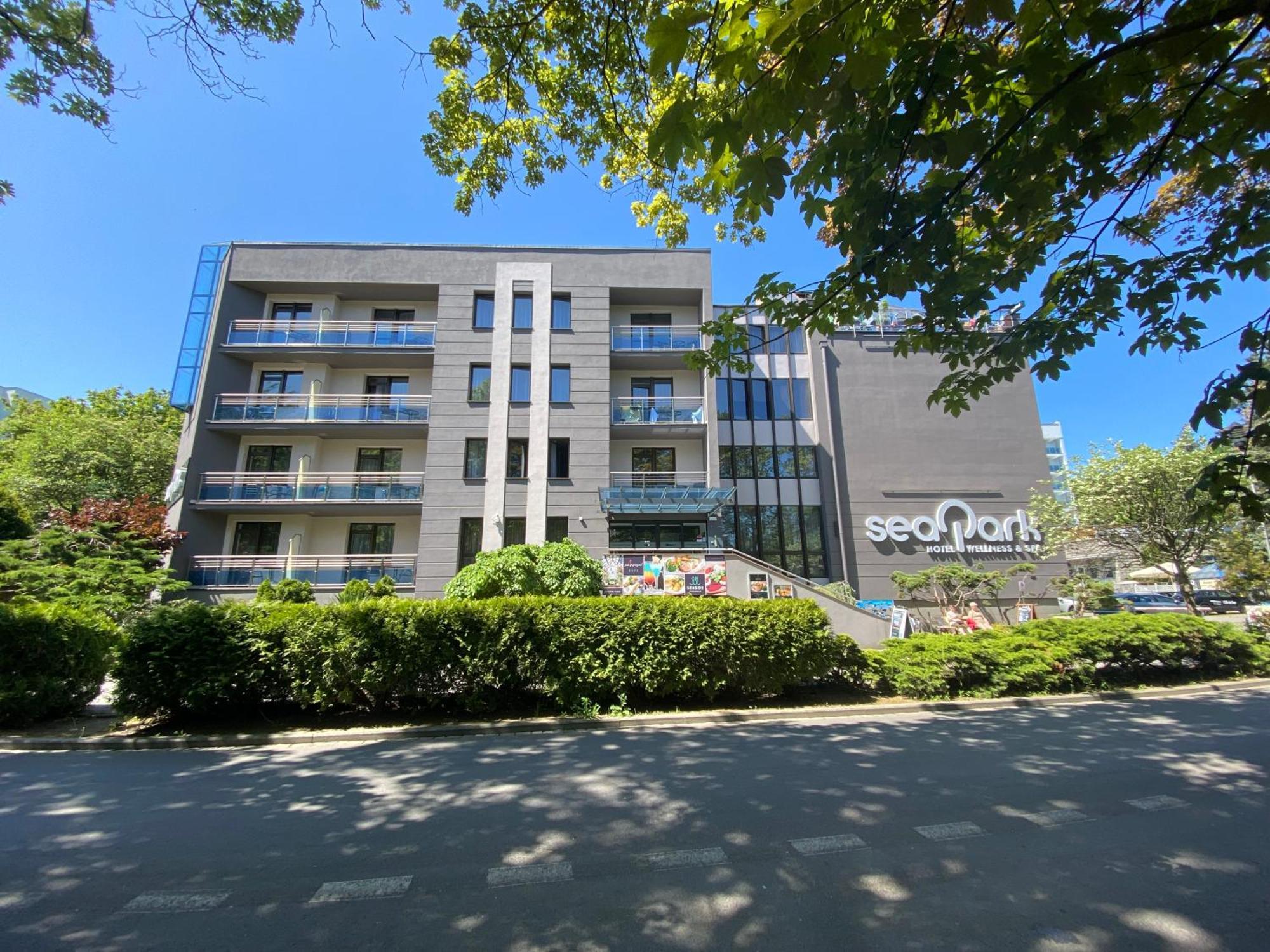 Seapark Hotel Wellness & Spa 코워브제크 외부 사진